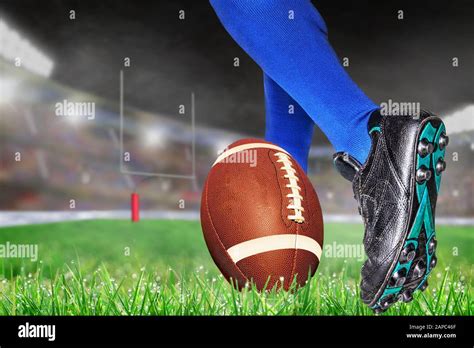 American football field goal hi-res stock photography and images - Alamy