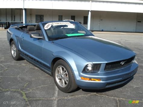 2005 Windveil Blue Metallic Ford Mustang V6 Deluxe Coupe 65611937 Photo 2 Car