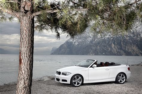 BMW 1 Series Convertible (2011) - picture 2 of 22