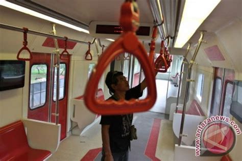 monas shows prototype  jakartas future monorail antara news