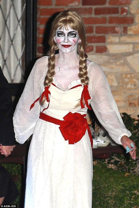 Courteney Cox Looks Unrecognisable Dressed As Killer Doll Annabelle