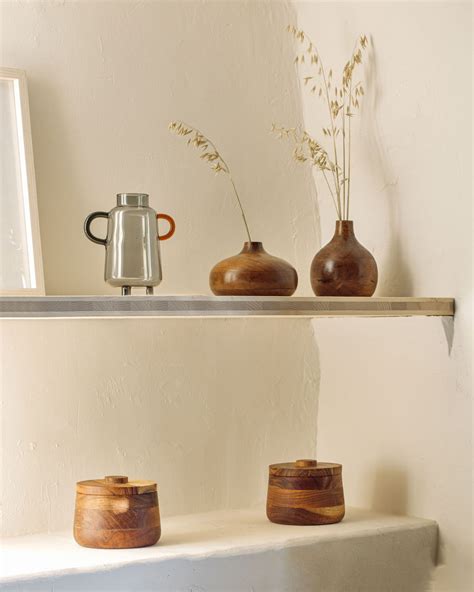 Des Vases En Bois Fonc