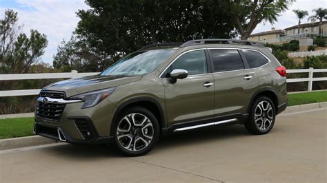 2024 Subaru Ascent vs. 2024 Ford Explorer Comparison - Kelley Blue Book