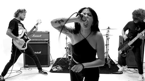 capra reveal silana   album heavy magazine