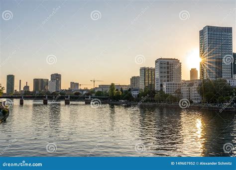 Ansicht Ber Frankfurt Skyline Bei Sonnenuntergang Von Eiserner Steg Br