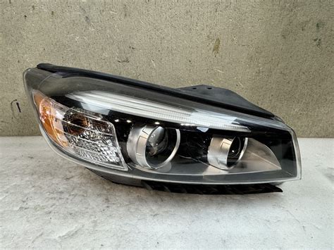 2016 2017 2018 Kia Sorento Halogen Headlight Passenger RH Right OEM