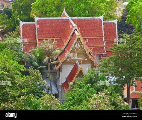 Kleiner Tempel Der Wat Saket Goldener Berg Anlage In Bangkok