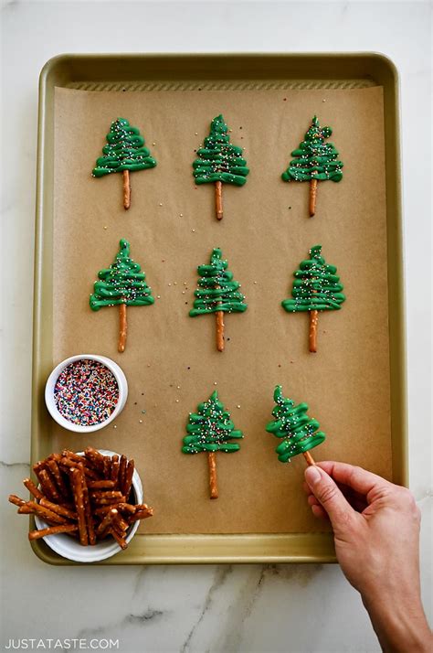 White Christmas Tree Cupcakes