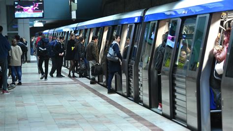 Grevă la metrou joi dimineață Intervalul orar în care nu vor circula