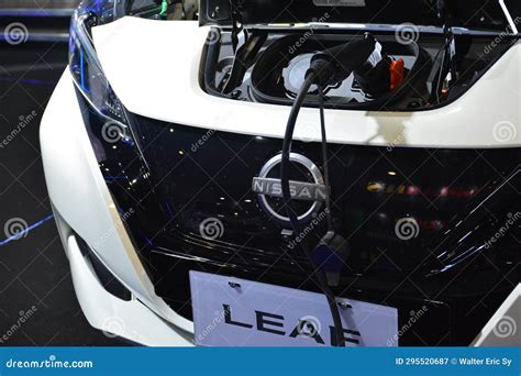 Nissan Leaf En La Cumbre De Vehículos Eléctricos Filipinos En Pasay