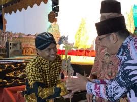 Panewu Dan Lurah Hadir Dalam Pementasan Wayang Ki Yusuf Anshor