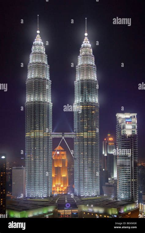 Menara Berkembar Petronas Ual Lumpur Hi Res Stock Photography And