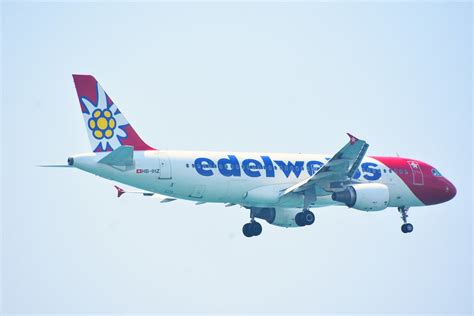 HB IHZ AIRBUS A320 Edelweiss Air Larnaca Vin LK Flickr