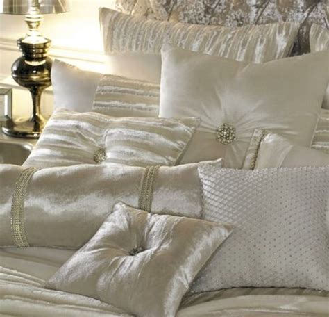 Pin By Casandra Vega On Edredones Luxurious Bedrooms Luxury Bedding