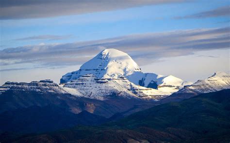 Kailash Mansarovar Yatra by Helicopter | 2025 Bookings Open