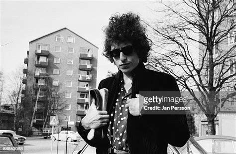 339 Bob Dylan Sunglasses Stock Photos, High-Res Pictures, and Images ...