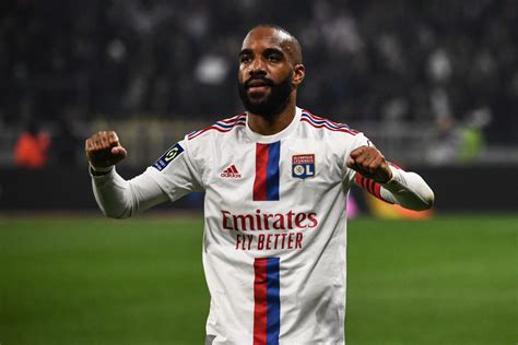 People Thought I Was Finished 24 Goal Lacazette Reflects Post Arsenal