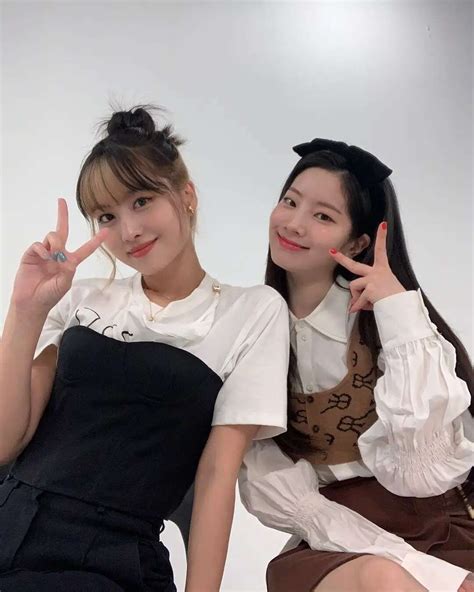 210818 Twice Instagram Update Dahyun And Momo Kpopping