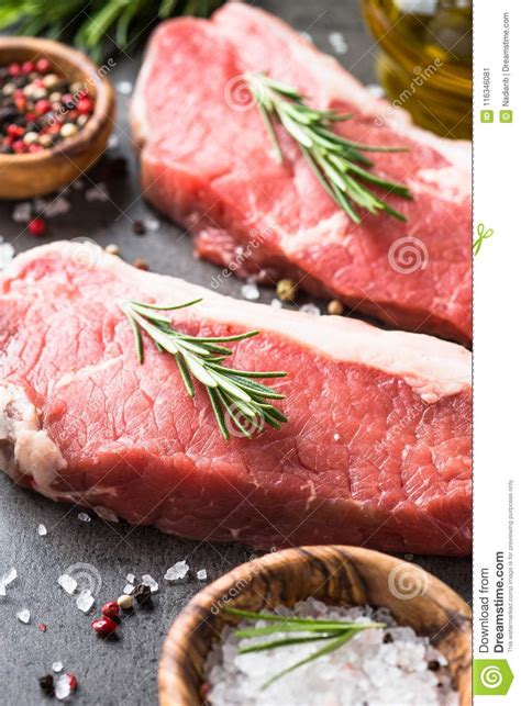 Bife Cru Do Striploin Da Carne Imagem De Stock Imagem De Fundo