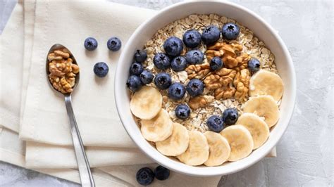 Mingau de aveia conheça benefícios e aprenda uma receita deliciosa