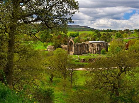 Bolton Abbey & the Strid – Wellness Walks