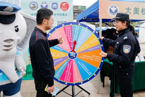 品烟雨桂林，享桂马激情！你在赛道偶遇“象警官”了吗？澎湃号·政务澎湃新闻 The Paper