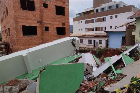 Perdi Todos Os Meus Bens Diz Morador De Casa Que Desabou No Barreiro