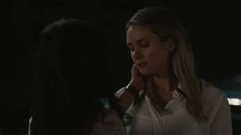 Ncis Hawaii 1x06 Kiss Scene Lucy And Kate I Think Youre Amazing Youtube