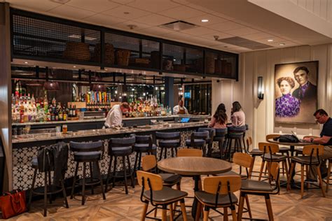 A Fresh Look At Tradition The Newly Renovated Knott S Hotel