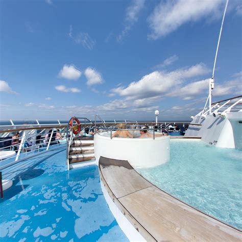 Splashes Children's Pool on Norwegian Sky Cruise Ship - Cruise Critic