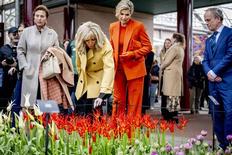 Photo La Première Dame française Brigitte Macron et la reine Maxima