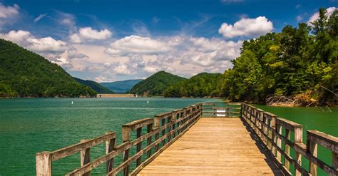 Watauga Lake A Fall Boaters Dream