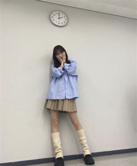 【日向坂46】「何この可愛さ！」佐々木久美（26）、制服風ミニスカ姿で美脚披露！「女子高生でもぜんぜん違和感ない！」絶賛の声殺到 美女の集い