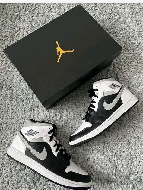 Air Jordan - Air Jordan 1 Mid Shadow White - Sneakers - - Catawiki