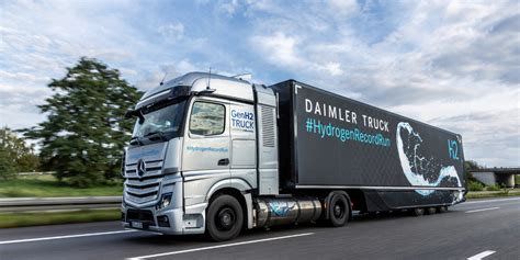 Mercedes Benz Genh Truck Hits The Kilometer Mark In Hydrogen