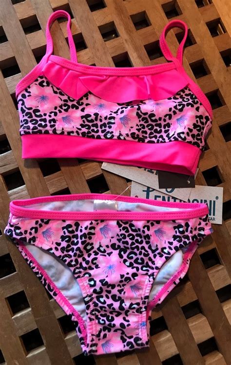Bikini delad Rosa med volang blommor och svar Köp på Tradera