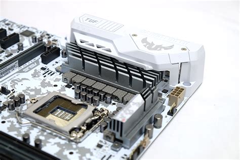 Photos Arctic Themed ASUS Sabertooth Z170 S Motherboard HardwareZone