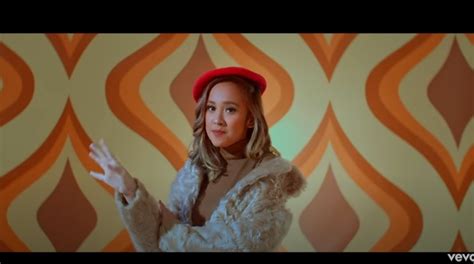 Lyodra Ginting Rilis MV 'Gemintang Hatiku' di YouTube, Fashionnya Jadi Sorotan Gaes!