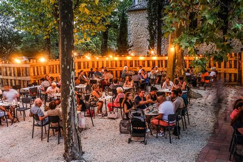 Restaurant La Banque Is Open Kom Snel Langs In Saint Ambroix Gard