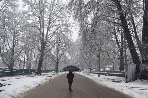 Kashmir Weather: High alert issued in Kashmir Valley due to continuous ...