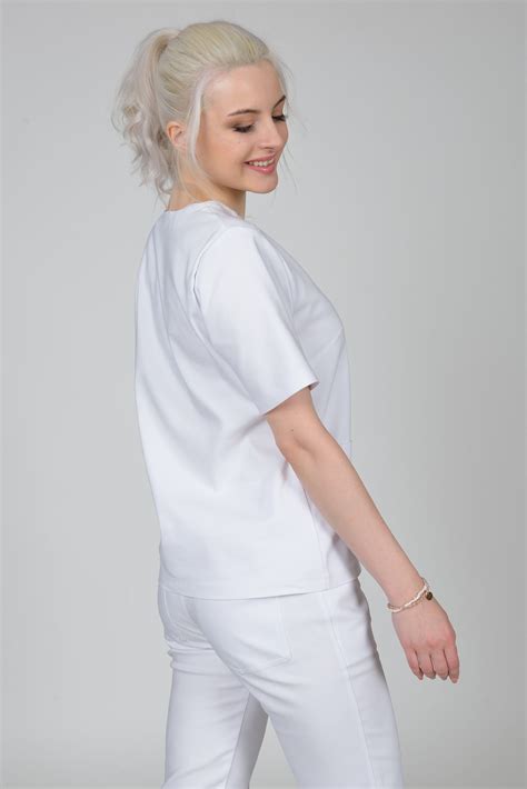 Bluzka medyczna damska Scrubs Basic White Odzież Medyczna Flowmed pl