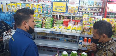 Efek Panic Buying Stok Minyak Goreng Di Minimarket Tuban Kosong