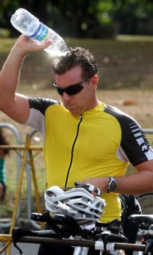 Luciano Huck Participa De Prova De Triatlo No Aterro Do Flamengo