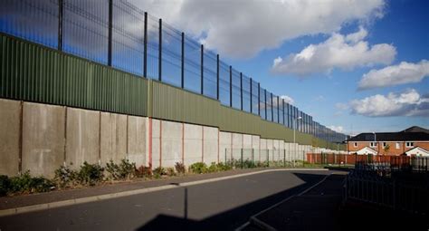 Borders And Barriers The Belfast Peace Lines Richard Wainwright