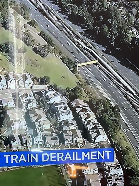 BART train derailment. : r/bayarea