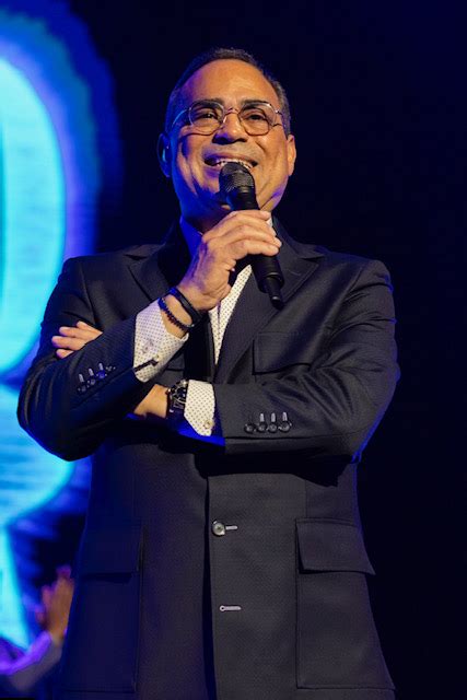 En Santiago Se Comenta El Caballero De La Salsa Gilberto Santa Rosa