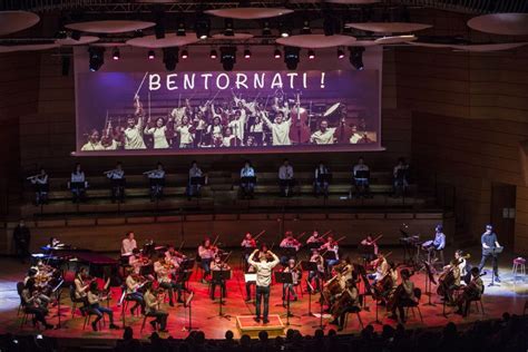 Piccoli Pomeriggi Concerto Di Natalein Streaming Dal Teatro Dal Verme