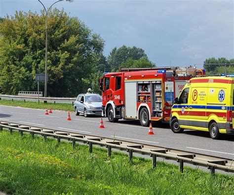 Powa Ny Wypadek Na Alei Krakowskiej W Raszynie Dwa Auta Rozbite Trzy