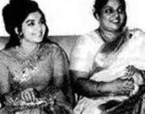 Jayalalitha Family Biography Parents children's Death Photos