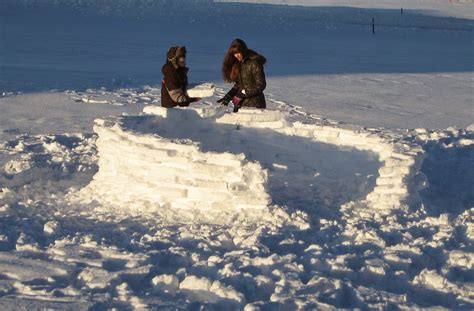 Almost Unschoolers: Building a Snow Fort